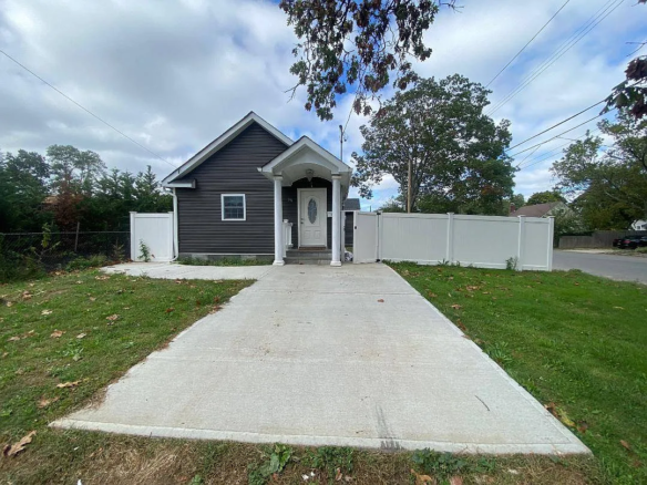 796A Bayview Avenue #A, Amityville, NY 11701